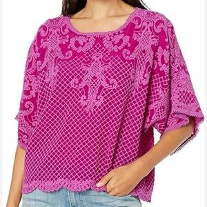 Johnny Was magenta embroidered cropped top/blouse size medium